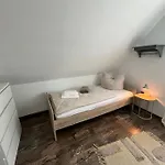 Fuer Monteure 3 Апартаменты Малов